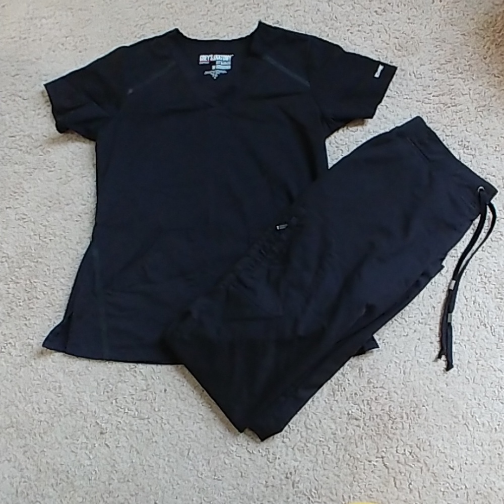 Black greys anatomy scrub set
